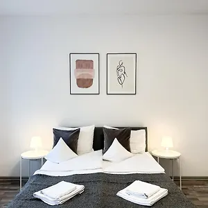 https://comfy-apartments-at-siebertgasse.vienna-besthotels.com