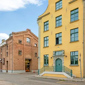 Historical Townhouse By Blue Mandarin Apartament