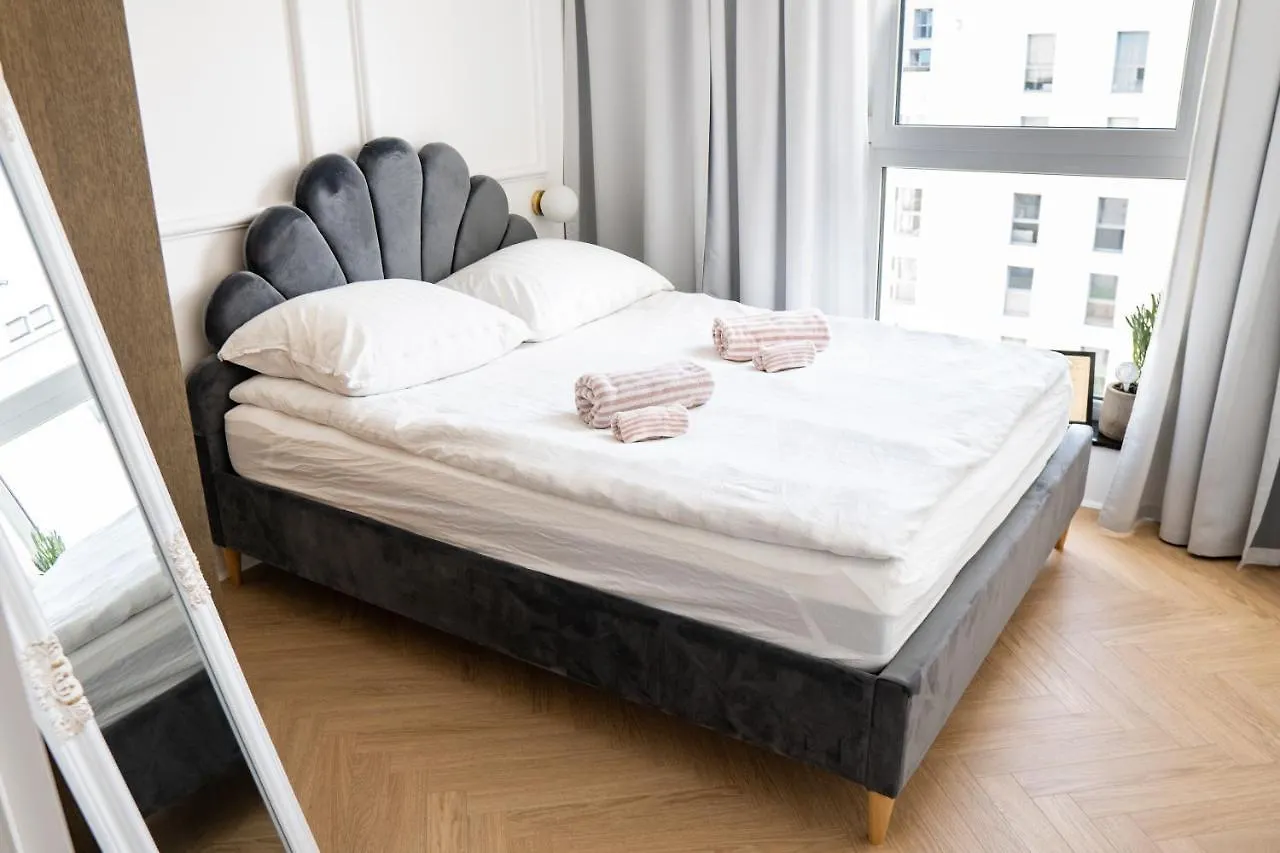 Old Town Gem Designer Apartment - Centre Location - Families - Remote Work Gdansk